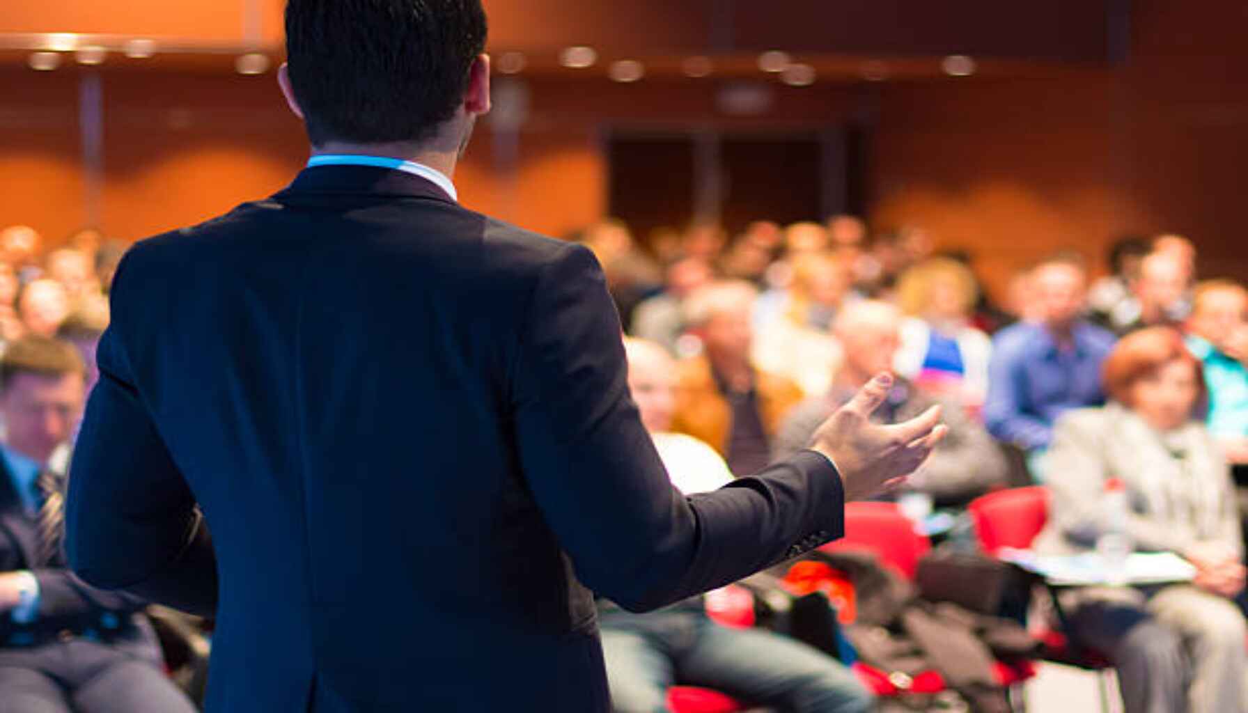 Positioning Yourself as an Expert Through Public Speaking