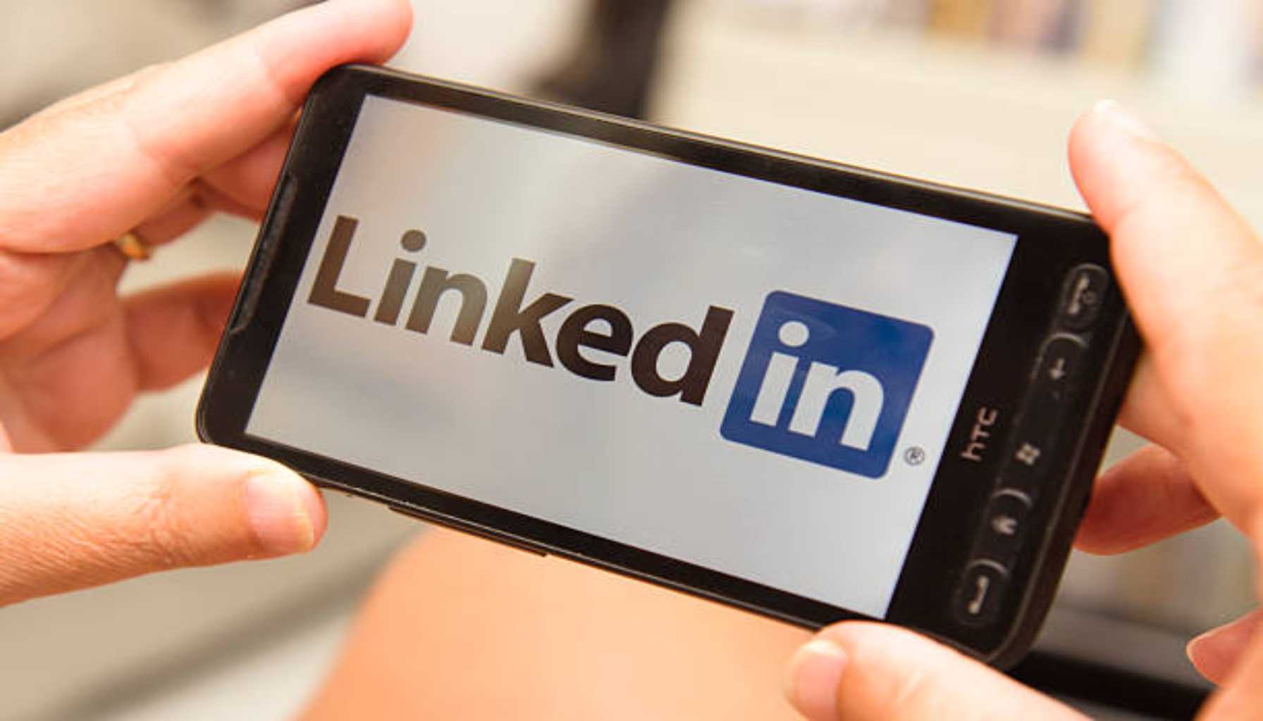 LinkedIn Optimization Service: Maximizing Your Professional Visibility